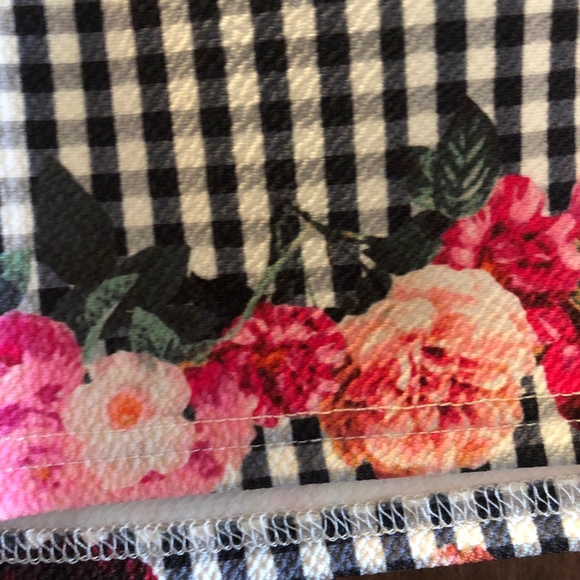 crop top, stripe, floral - Picture 3 of 3